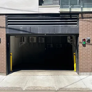  Apartment Initial / Fleuriste +parking / Centre-ville Qc